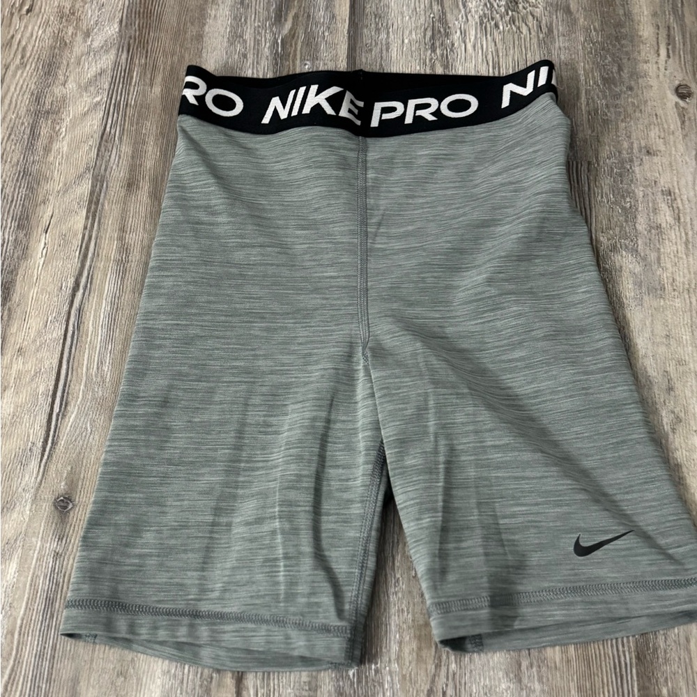 Nike Pro Gray Athletic Shorts EUC